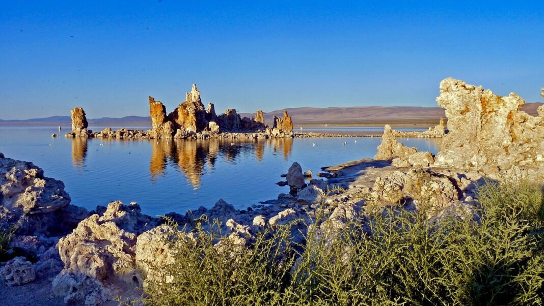 mono-lake-6632541_1280