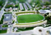 Jak wygląda życie w małym amerykańskim college town: kampus, sport i studenckie tradycje Jak wygląda życie w małym amerykańskim college town: kampus, sport i studenckie tradycje