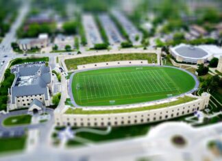 Jak wygląda życie w małym amerykańskim college town: kampus, sport i studenckie tradycje Jak wygląda życie w małym amerykańskim college town: kampus, sport i studenckie tradycje