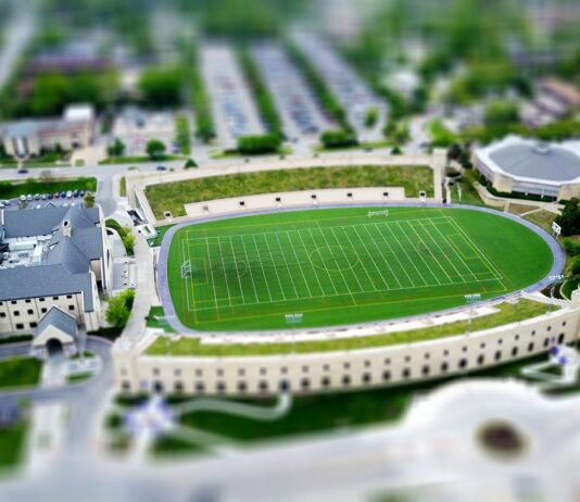 Jak wygląda życie w małym amerykańskim college town: kampus, sport i studenckie tradycje Jak wygląda życie w małym amerykańskim college town: kampus, sport i studenckie tradycje